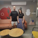 בר ומנהלת המכינה, אילנה אמרומין, בר הוא דוגמה לנחישות והצלחה